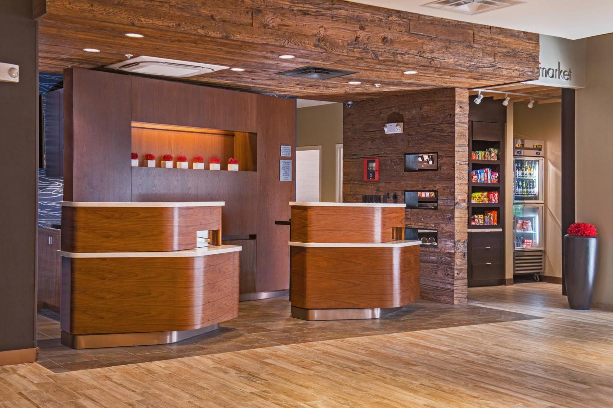 Courtyard By Marriott Shippensburg Hotel Buitenkant foto