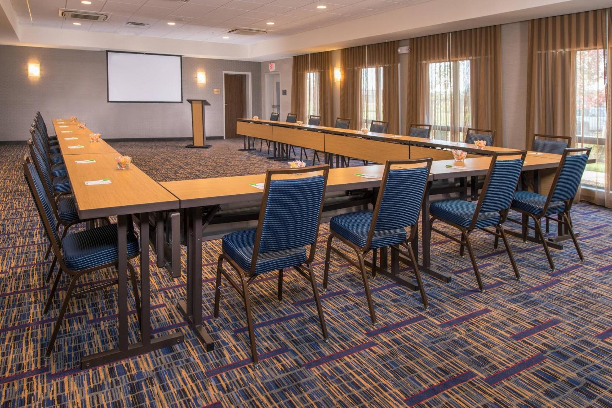 Courtyard By Marriott Shippensburg Hotel Buitenkant foto