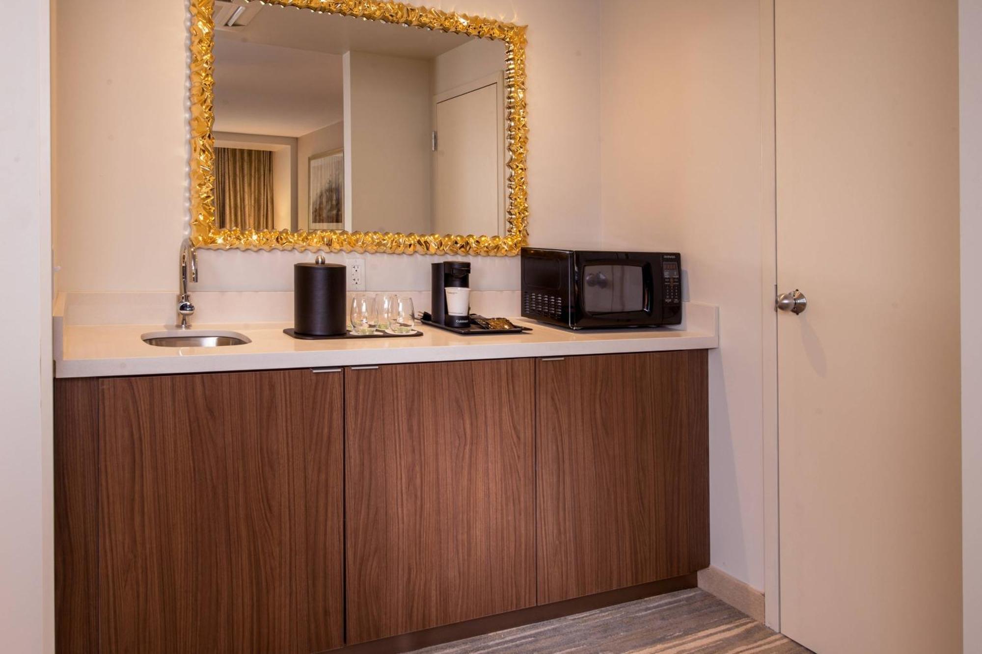 Courtyard By Marriott Shippensburg Hotel Buitenkant foto