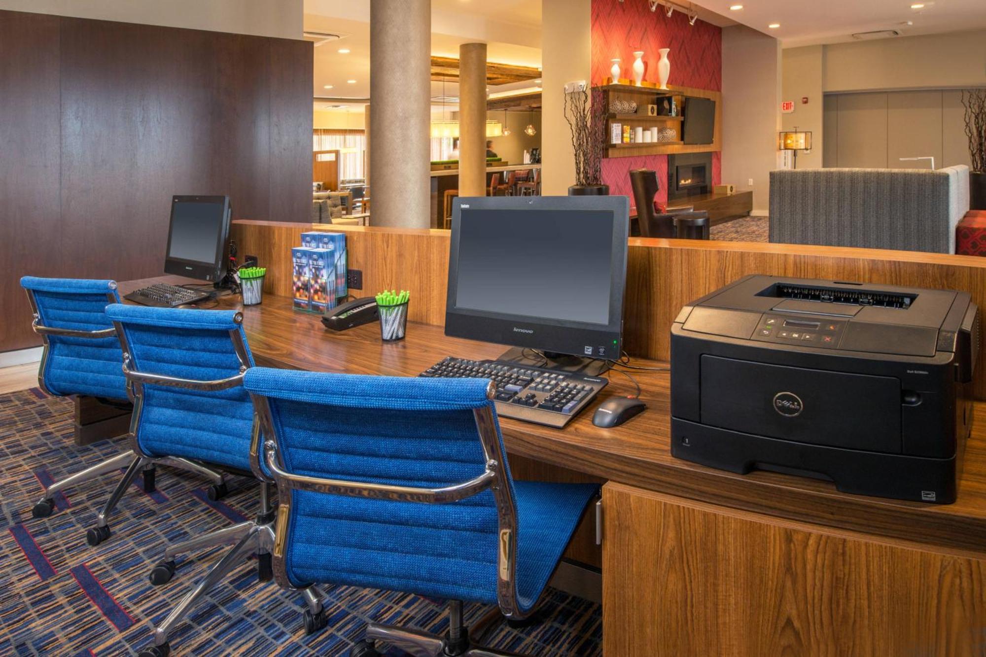 Courtyard By Marriott Shippensburg Hotel Buitenkant foto