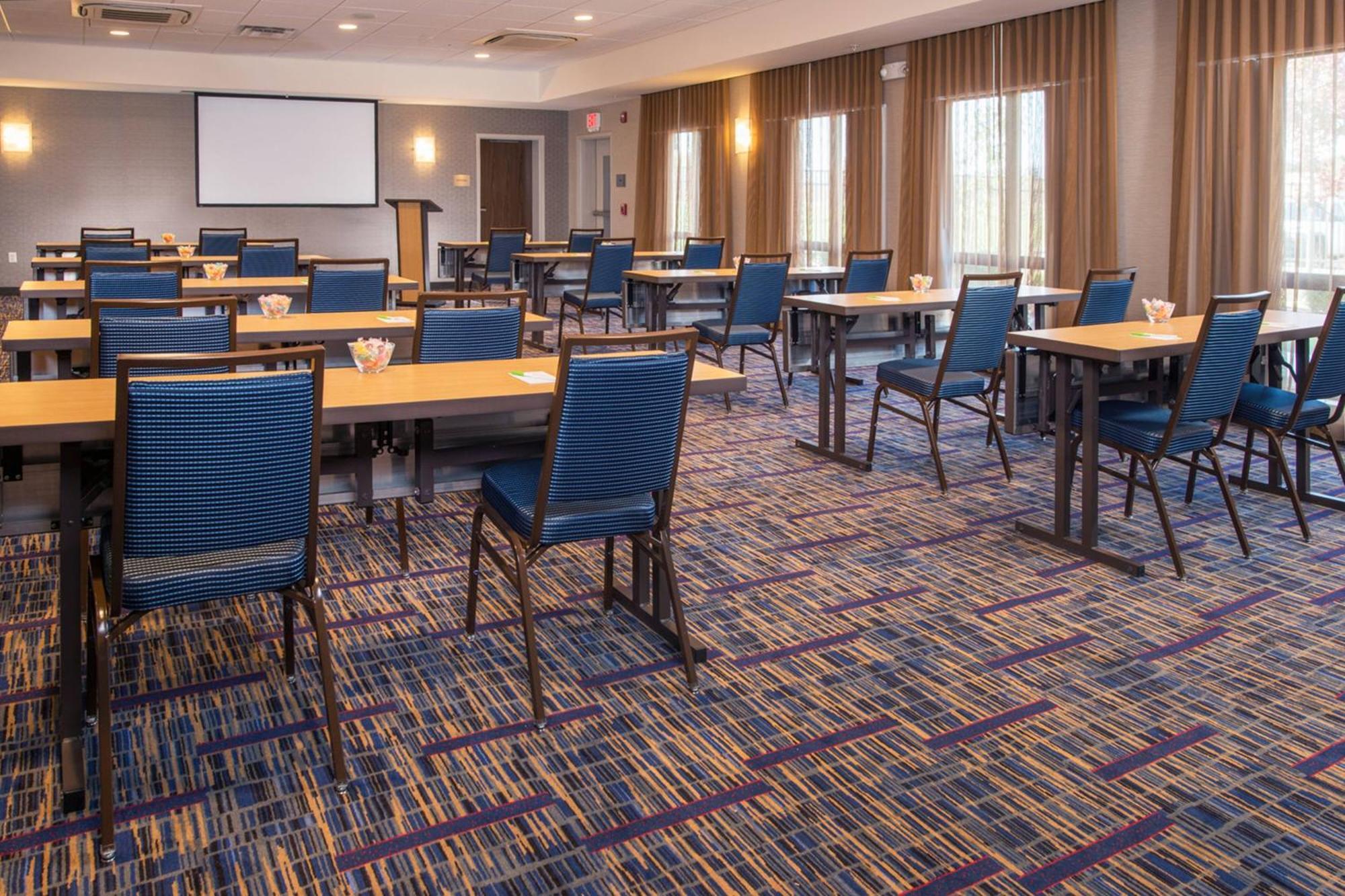 Courtyard By Marriott Shippensburg Hotel Buitenkant foto