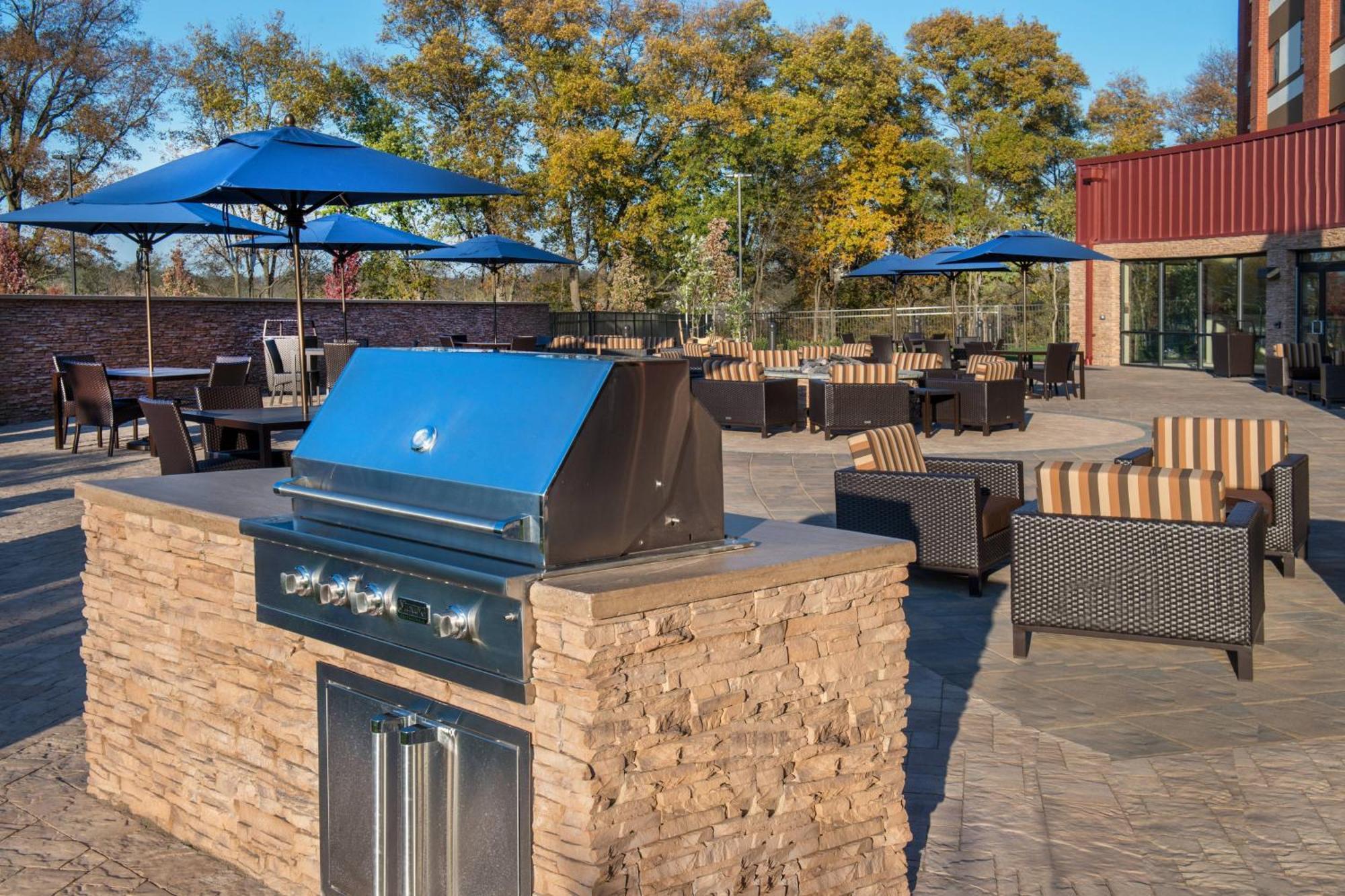Courtyard By Marriott Shippensburg Hotel Buitenkant foto