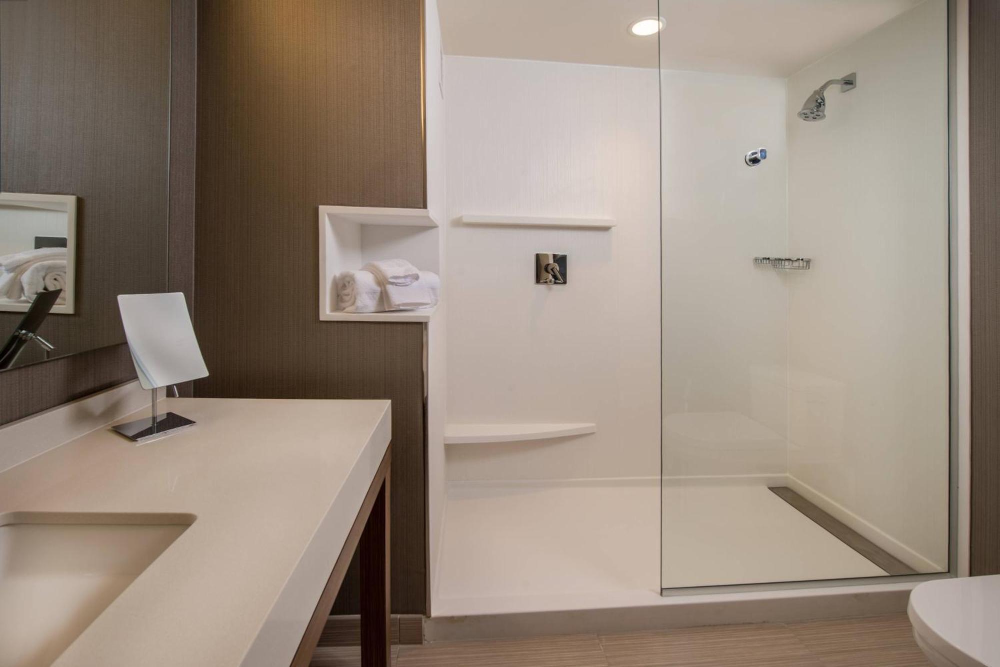 Courtyard By Marriott Shippensburg Hotel Buitenkant foto