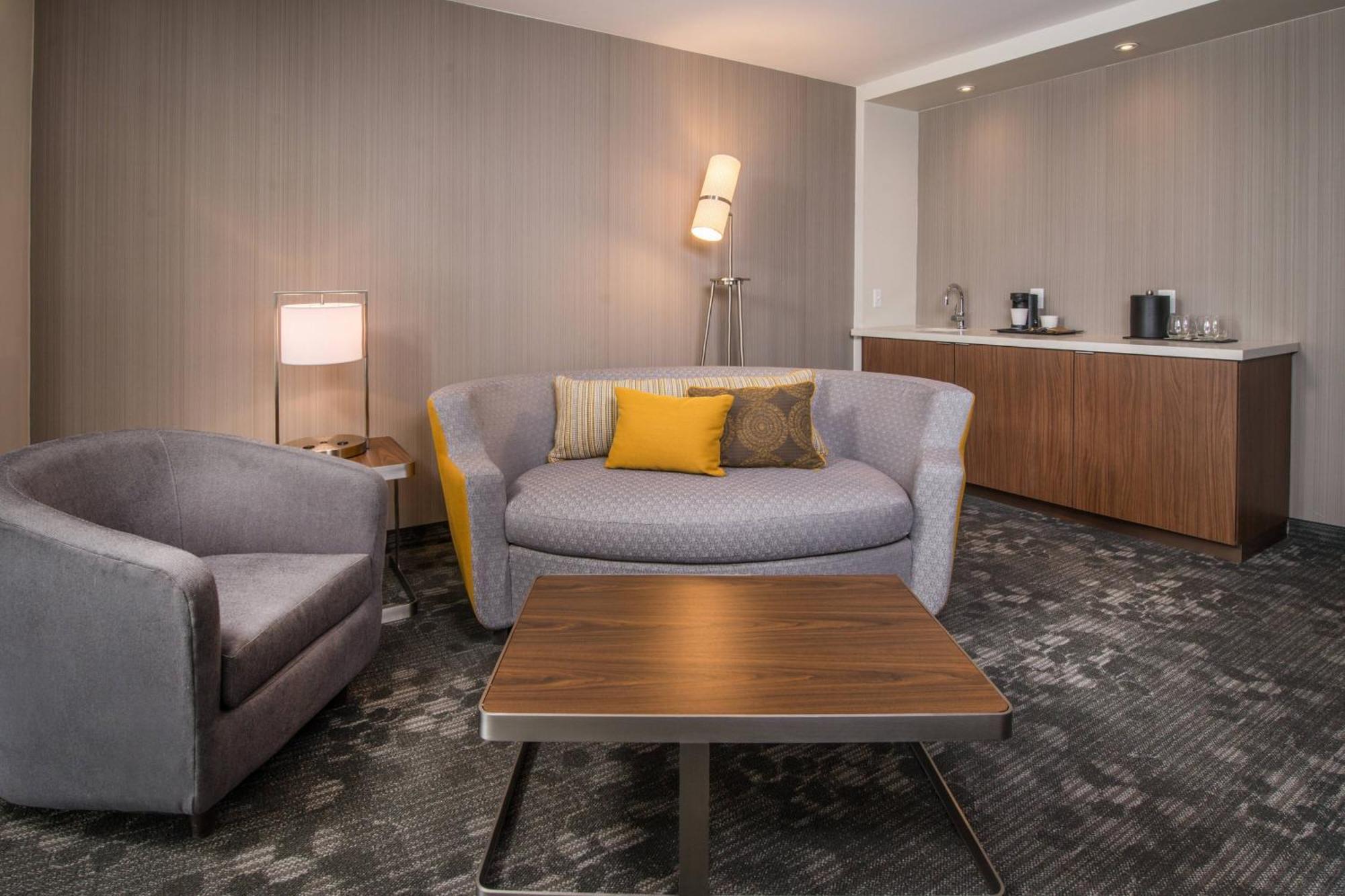 Courtyard By Marriott Shippensburg Hotel Buitenkant foto