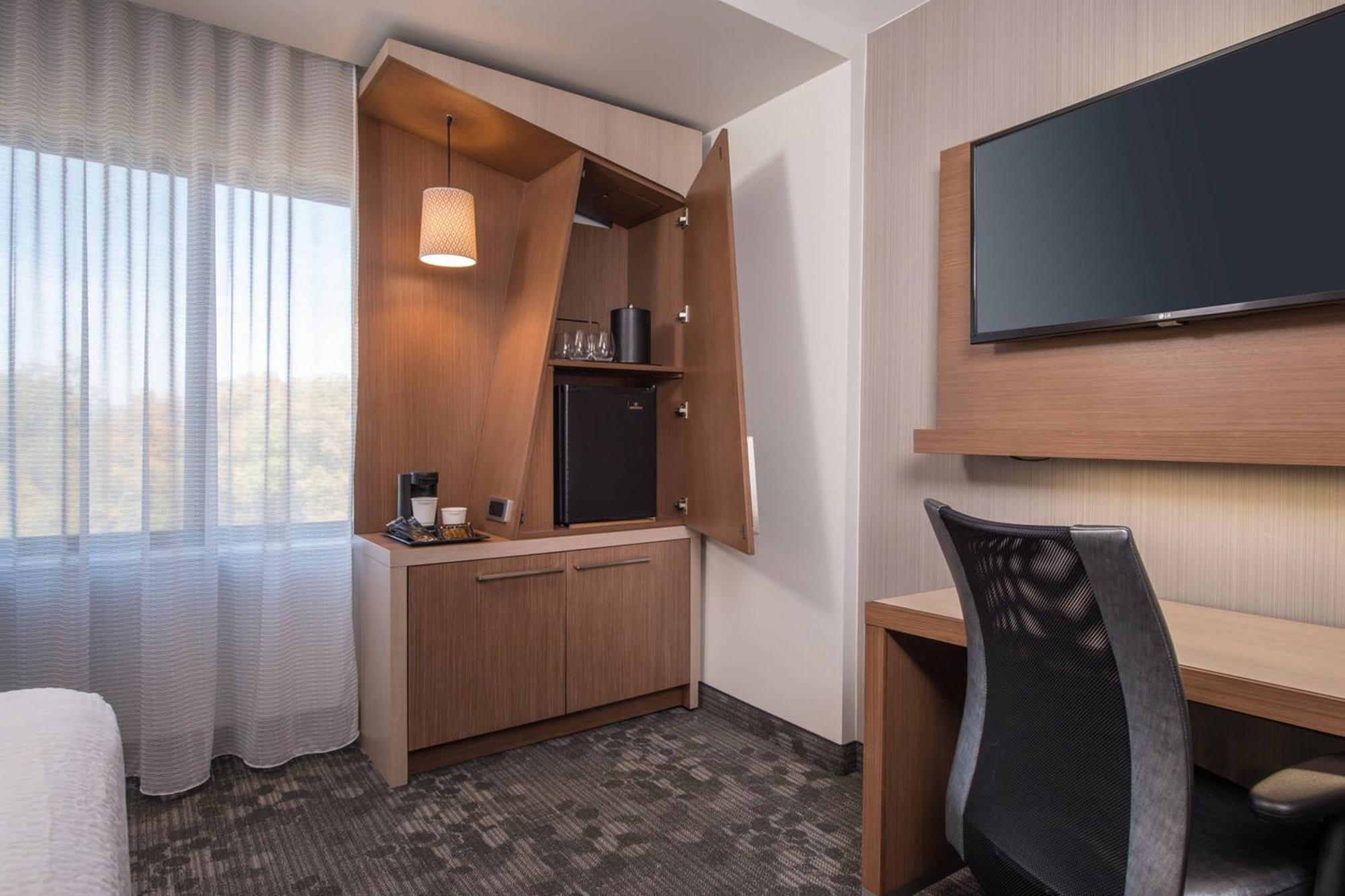 Courtyard By Marriott Shippensburg Hotel Buitenkant foto