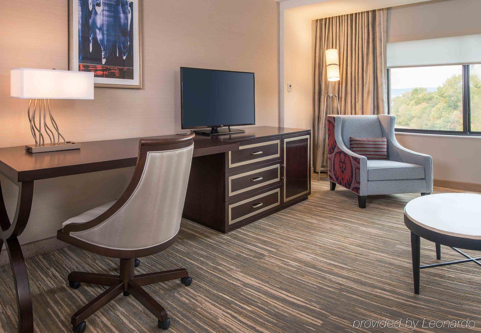 Courtyard By Marriott Shippensburg Hotel Buitenkant foto